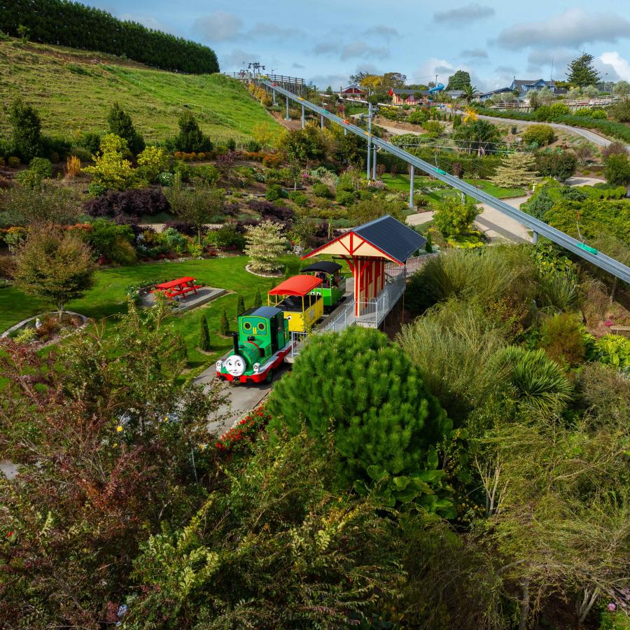 Hillsborough Hideaway overlooking the Taranaki coastline